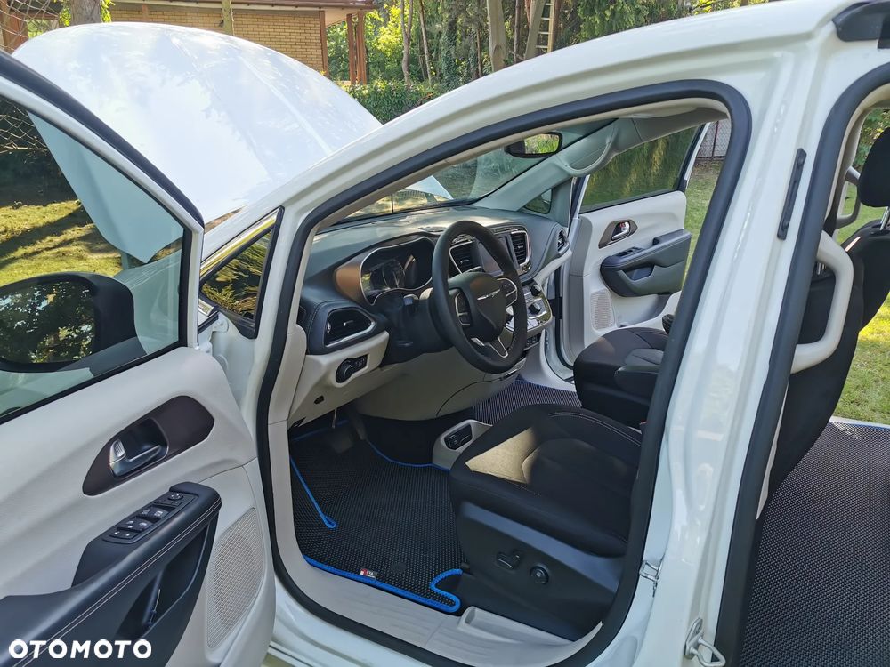 Chrysler Pacifica - 7