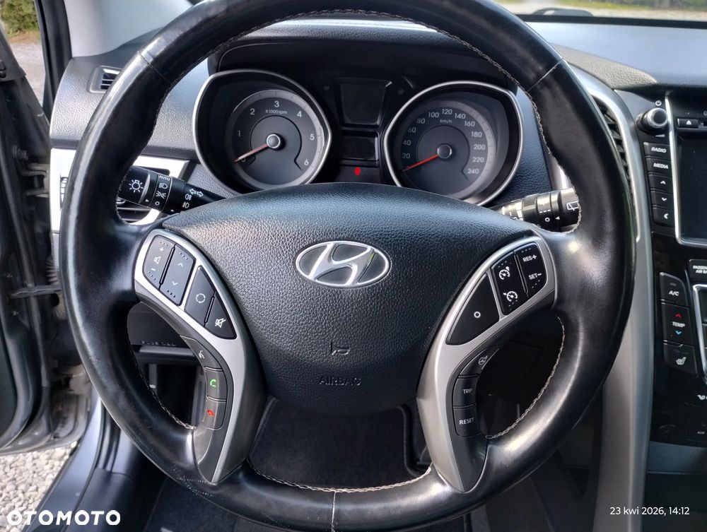 Hyundai i30 1.6 CRDi Fifa World Cup Edition - 22