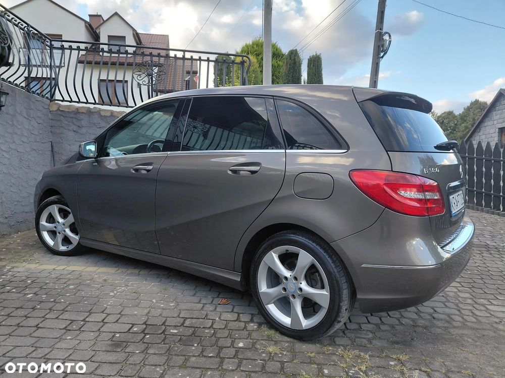 Mercedes-Benz Klasa B 180 7G-DCT - 7
