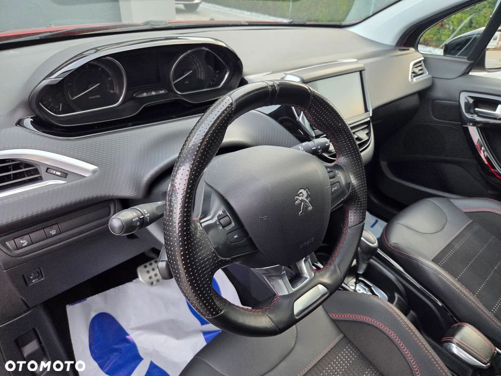Peugeot 2008 BlueHDi 120 EAT6 Black Edition - 16