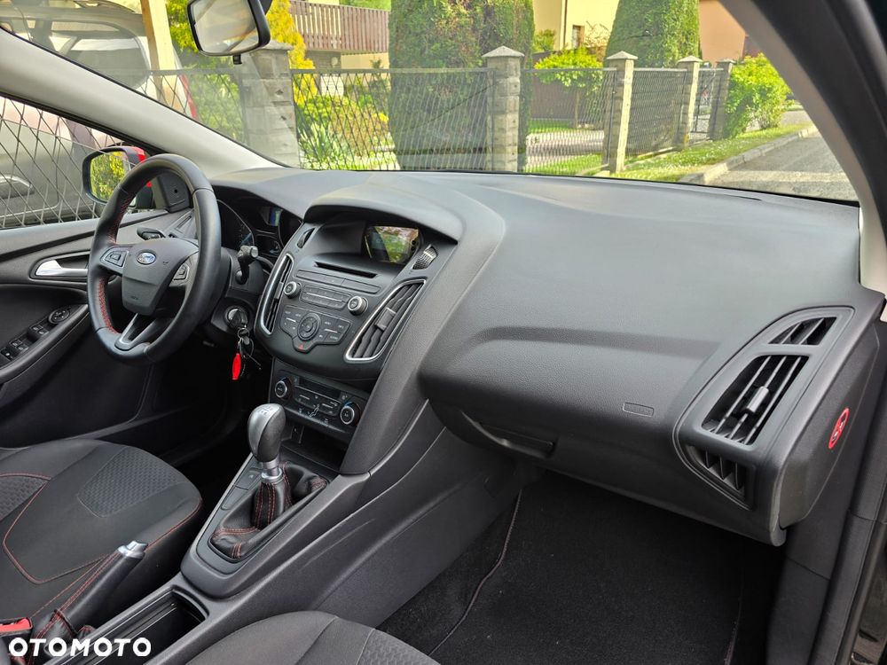 Ford Focus 1.0 EcoBoost ST-Line Red ASS - 32