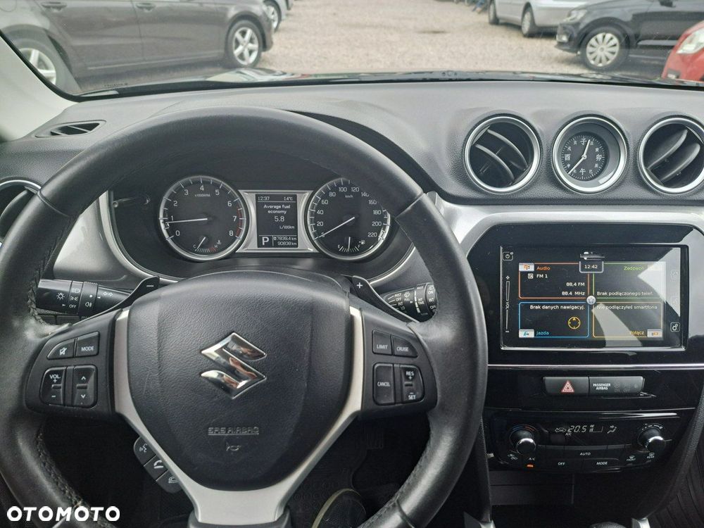 Suzuki Vitara 1.6 Comfort 2WD - 24