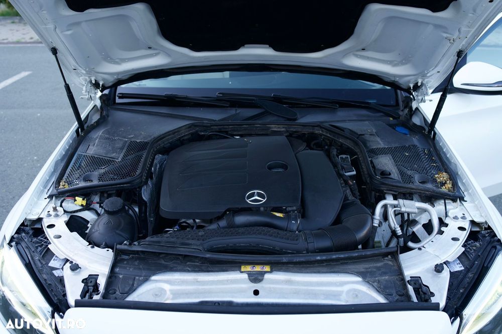 Mercedes-Benz C 300 MHEV - 9