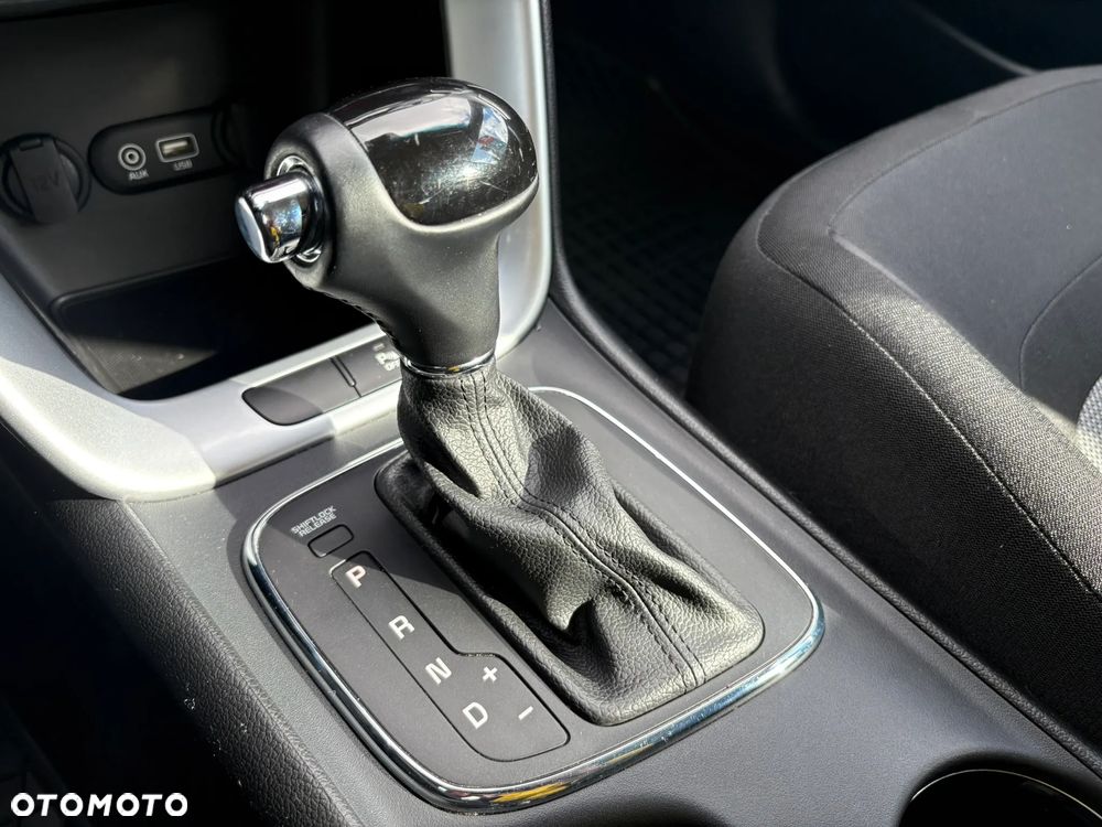 Kia Ceed 1.6 GDI L DCT - 16