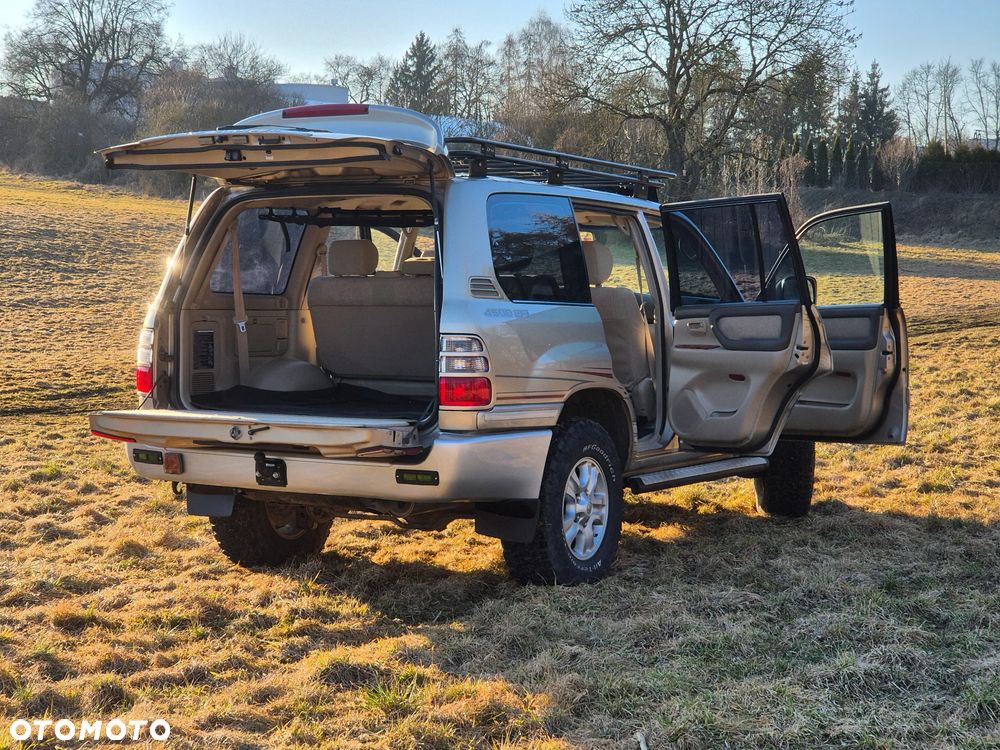 Toyota Land Cruiser - 29