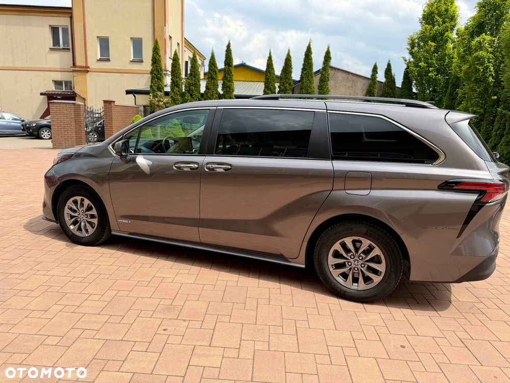 Toyota Sienna - 13