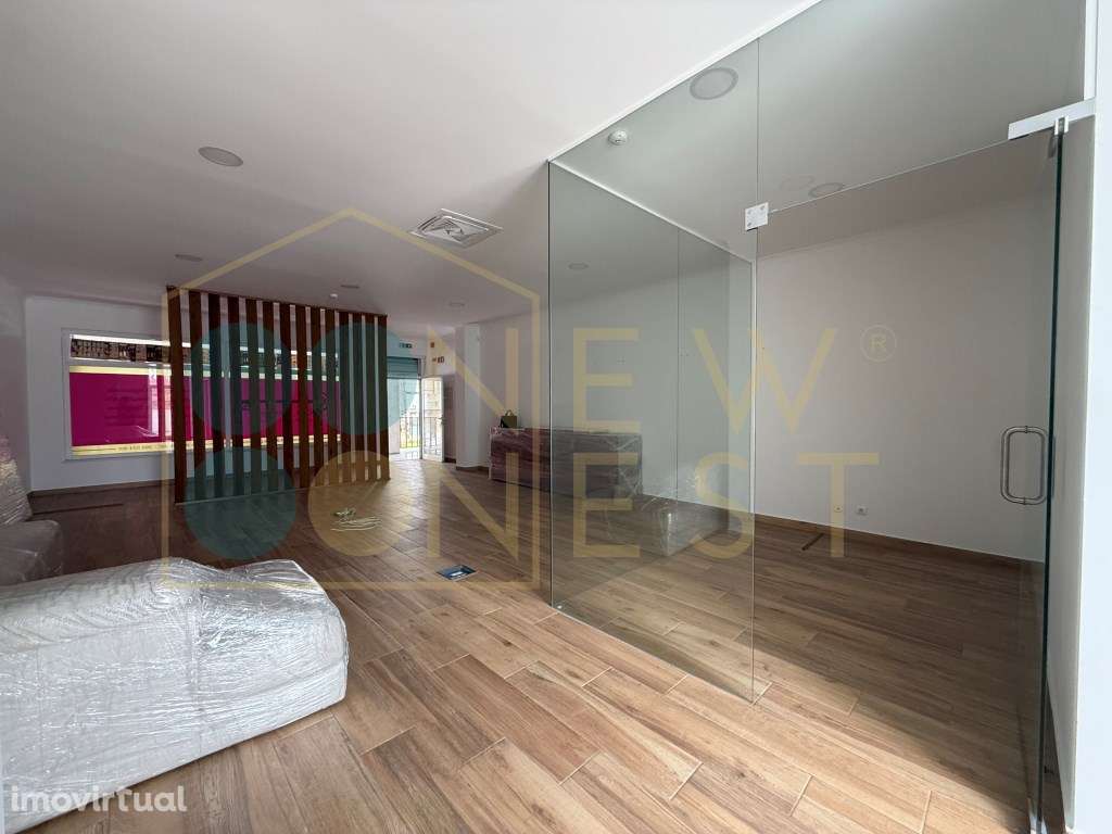 Loja Renovada com 114 m², Terraço e Parqueamento para 2 carros (pos... - Grande imagem: 3/20