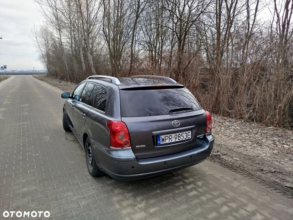 Toyota Avensis 2.2 D-4D Prestige - 4