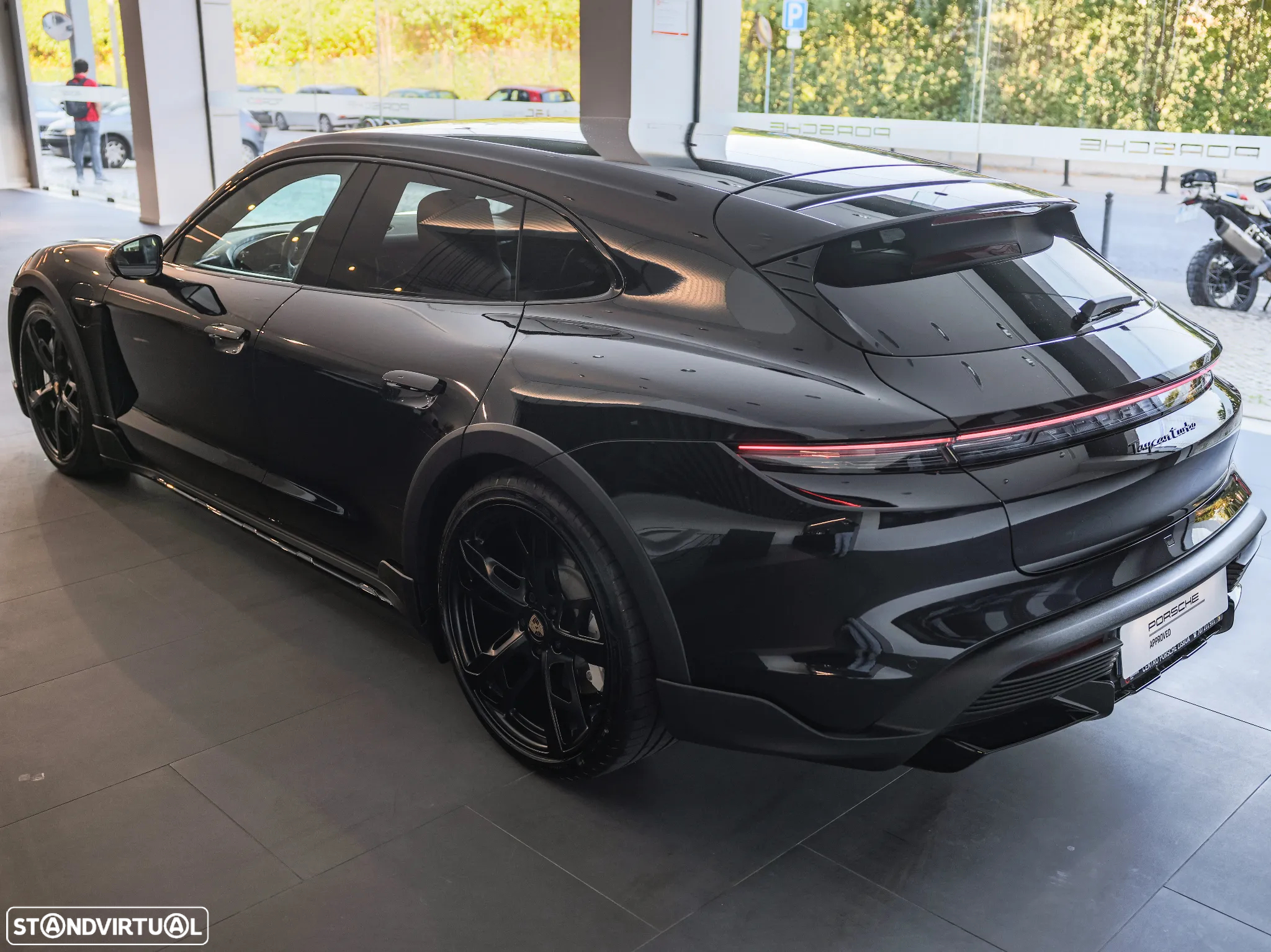 Porsche Taycan Cross Turismo Turbo - 8