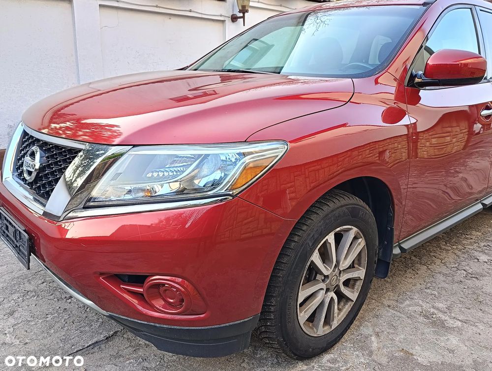 Nissan Pathfinder - 2