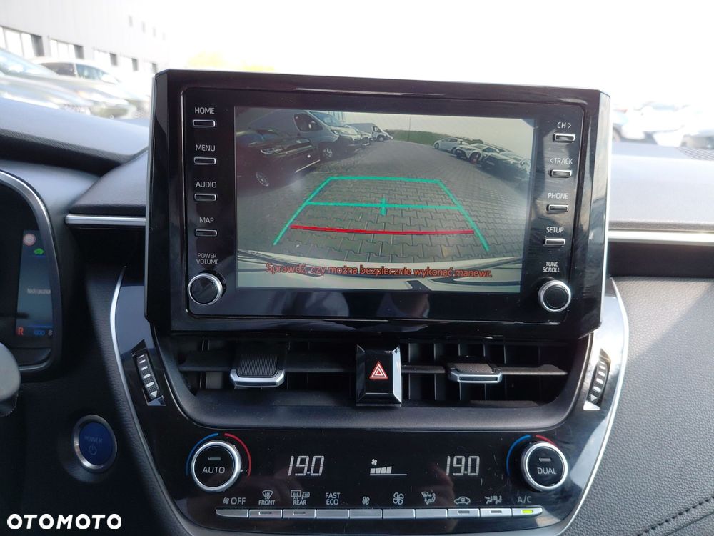 Toyota Corolla 1.8 Hybrid Comfort - 18