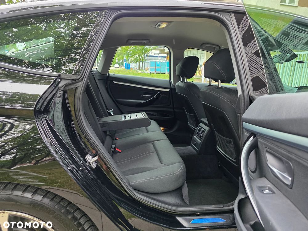 BMW Seria 3 318d Sport Line - 34