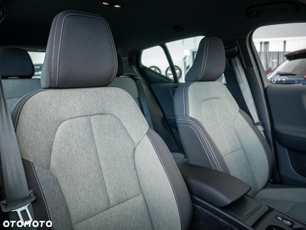 Volvo XC 40 B3 Core - 11