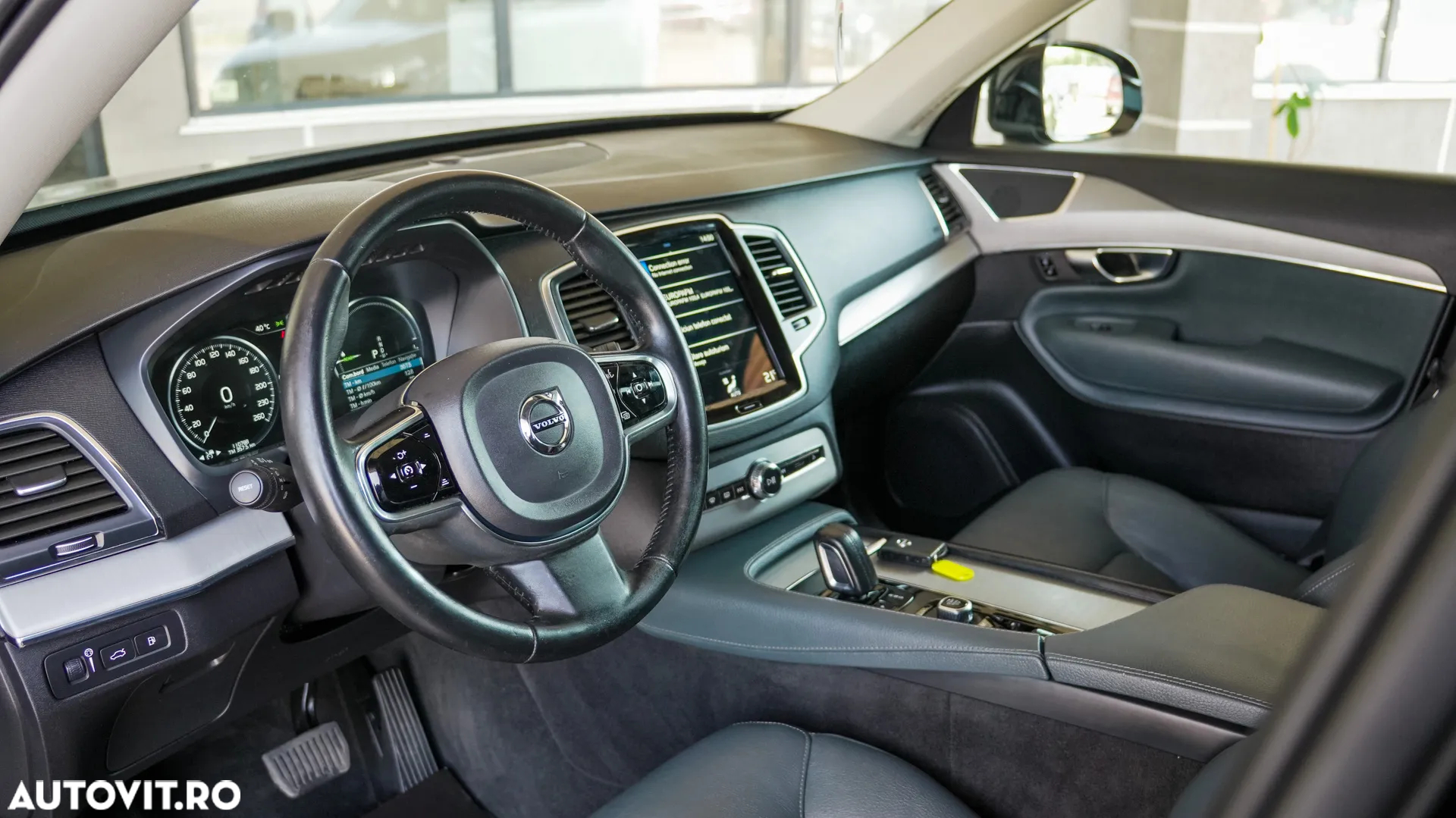 Volvo XC 90 T8 AWD Twin Engine Geartronic Momentum - 22
