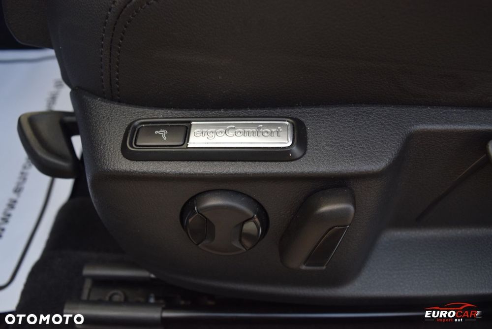 Volkswagen Passat - 28