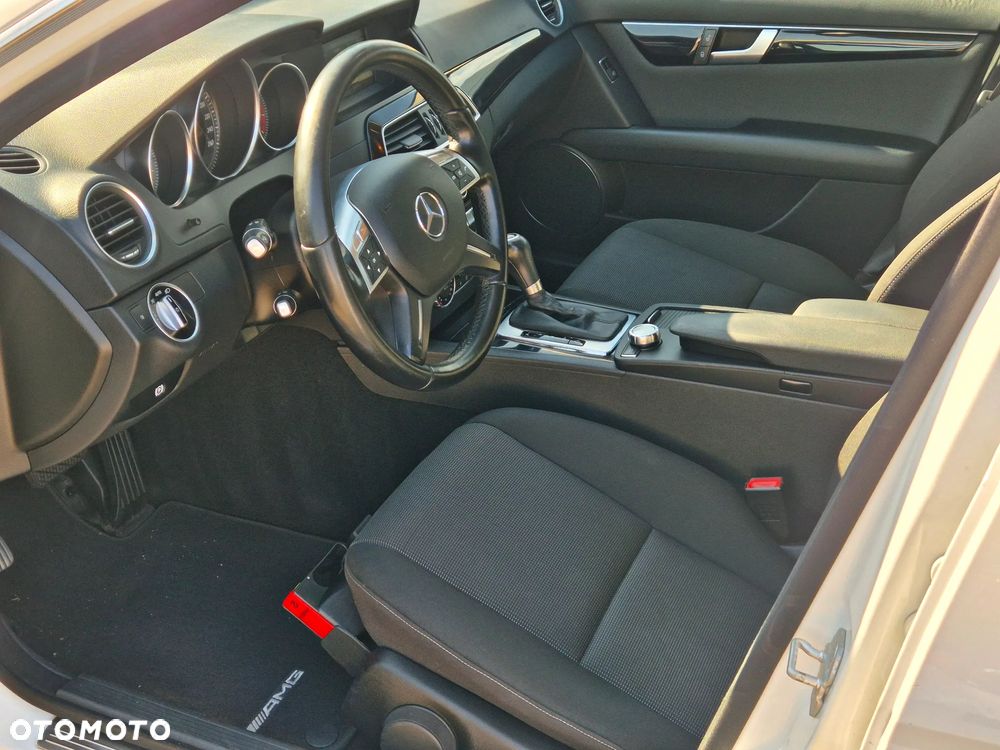 Mercedes-Benz Klasa C 180 (BlueEFFICIENCY) 7G-TRONIC Elegance - 19