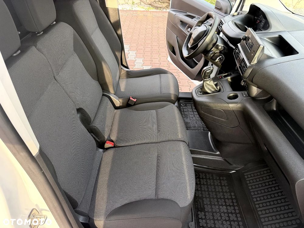 Peugeot PARTNER  SERWISOWANY 3-OSOBY Salon Polska F VAT 23% GWARANCJA  TEMPOMAT - 25