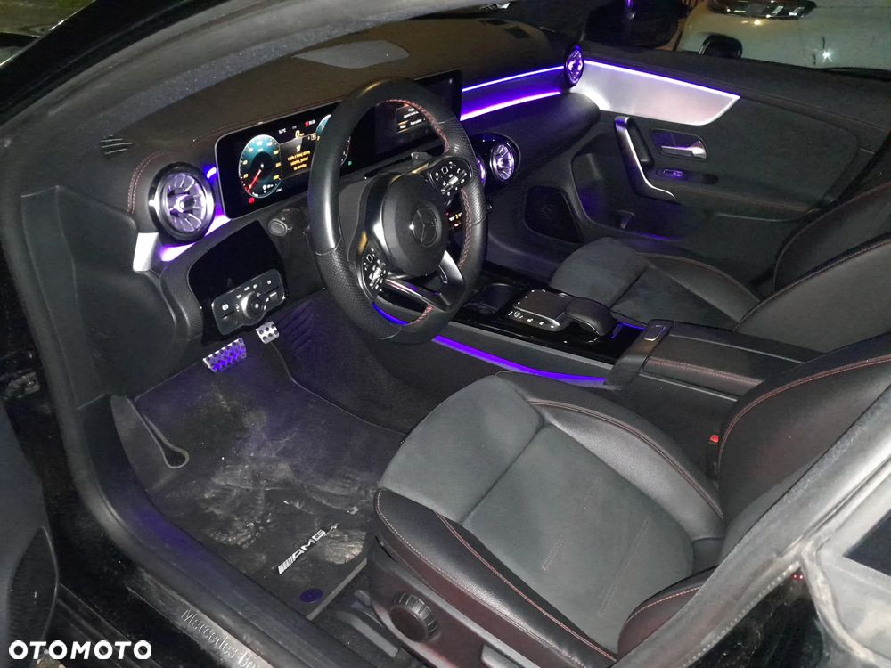 Mercedes-Benz CLA 200 7G-DCT AMG Line - 19