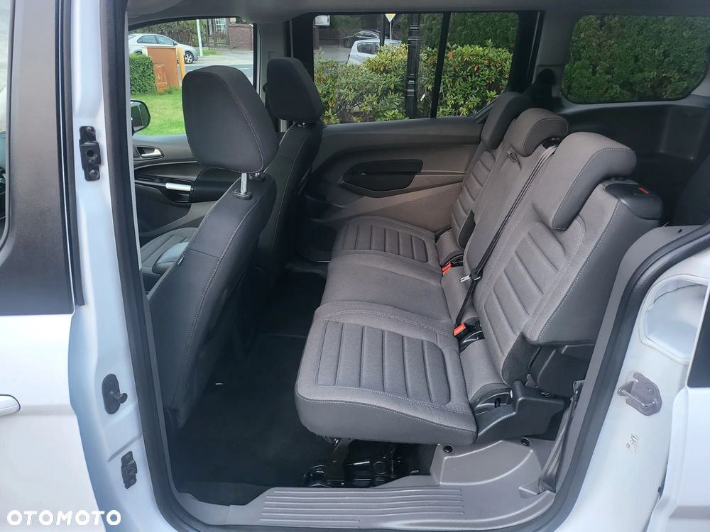 Ford Tourneo Connect Grand - 21