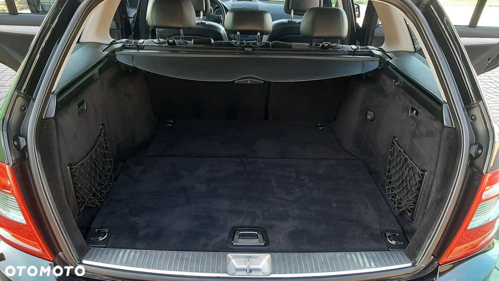 Mercedes-Benz Klasa C 180 T BlueEFFICIENCY 7G-TRONIC Avantgarde - 38