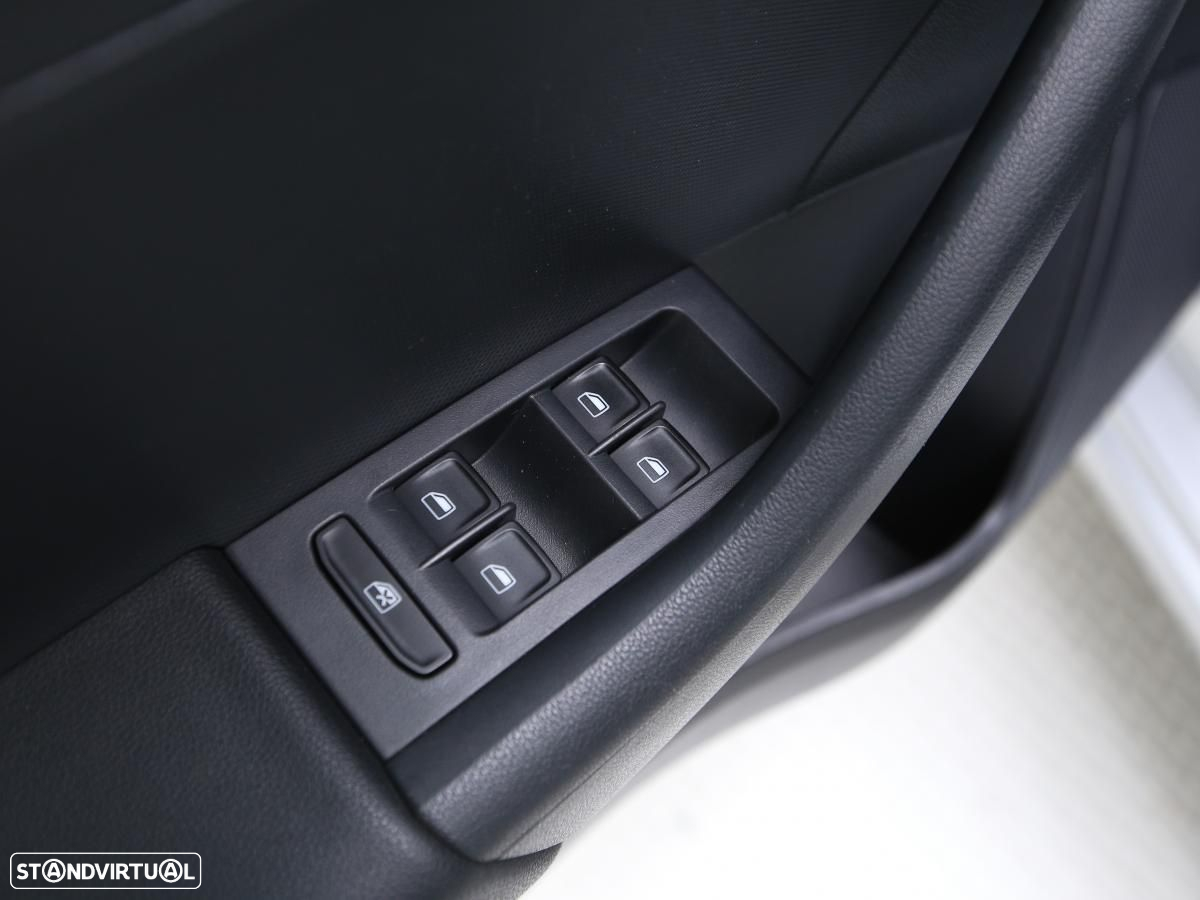 Skoda Rapid - 18