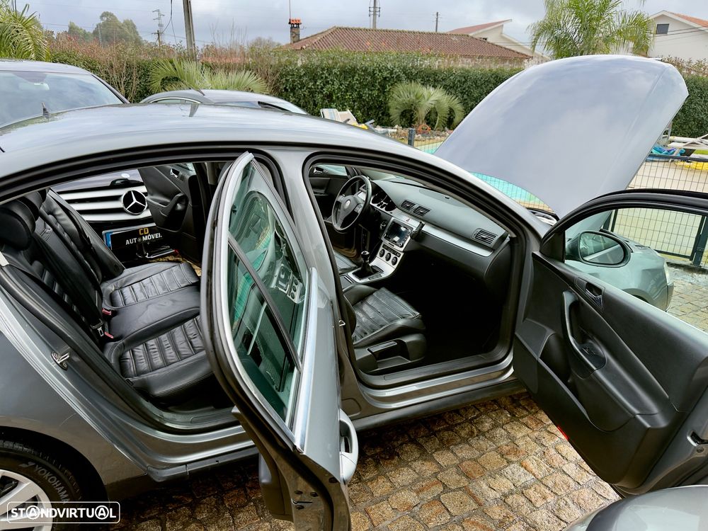 VW Passat 2.0 TDI Highline - 35