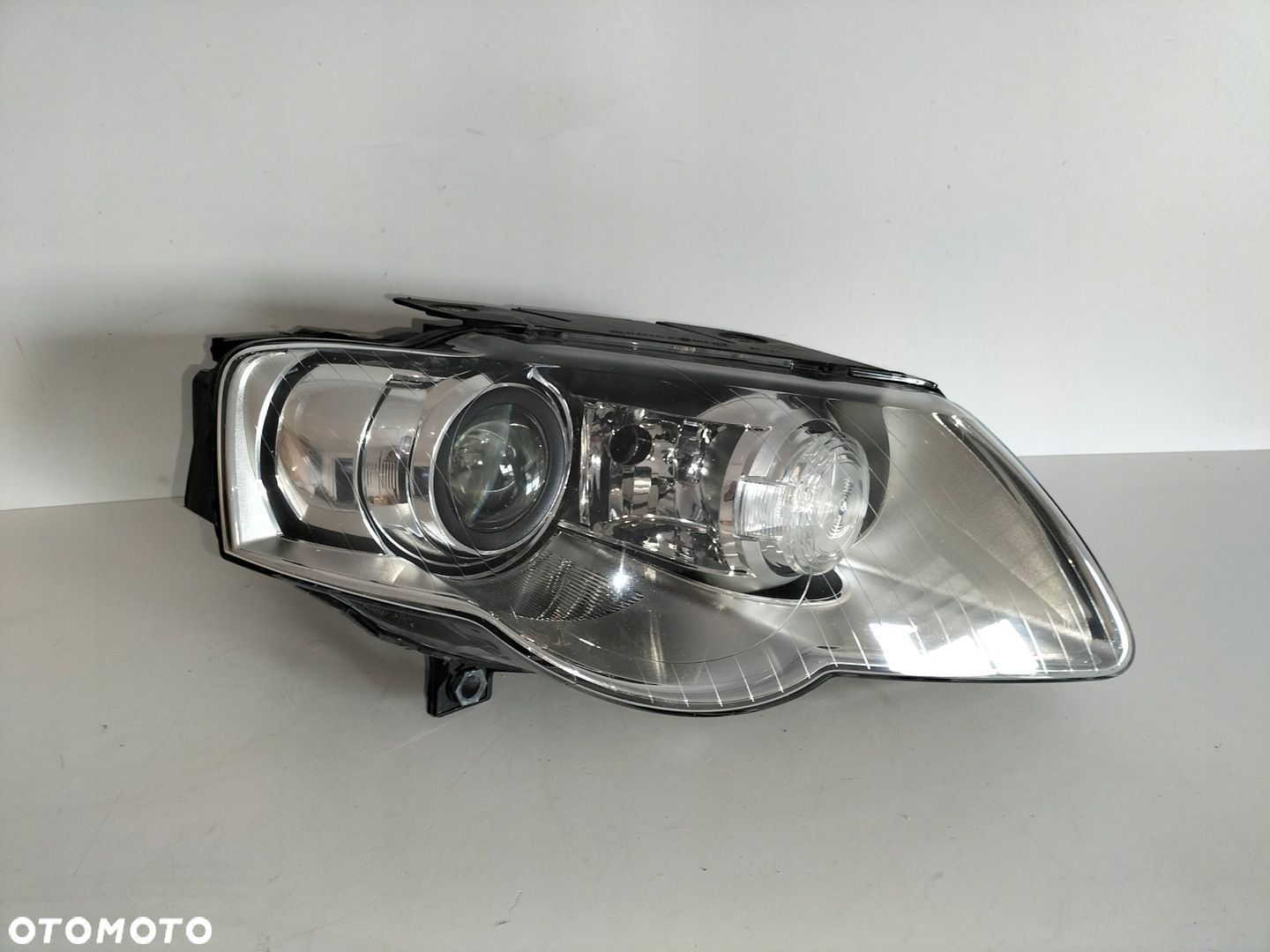 Lampa przednia reflektor prawa VW PASSAT B6 3C0 05-07 XENON - 1