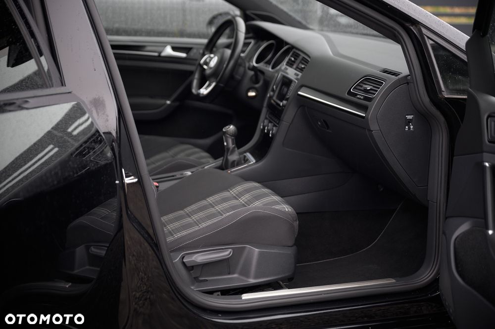 Volkswagen Golf VII 2.0 TDI BMT GTD - 23