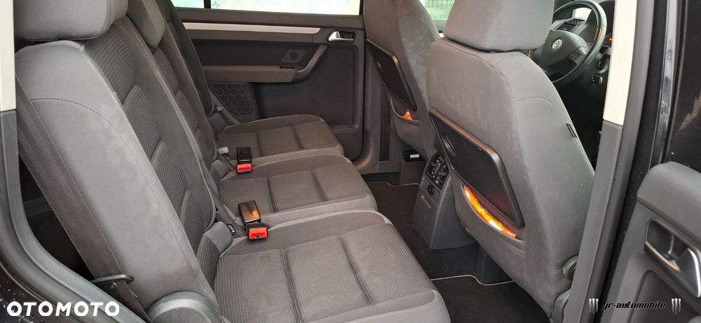 Volkswagen Touran - 14