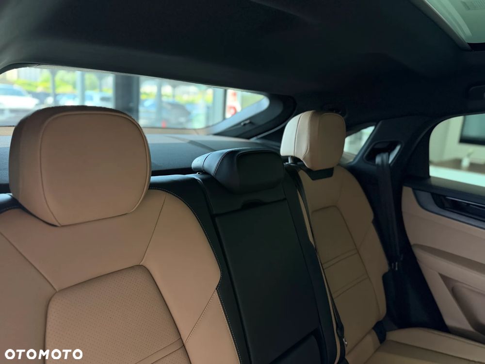 Porsche Cayenne E-Hybrid PHEV Black Edition - 31