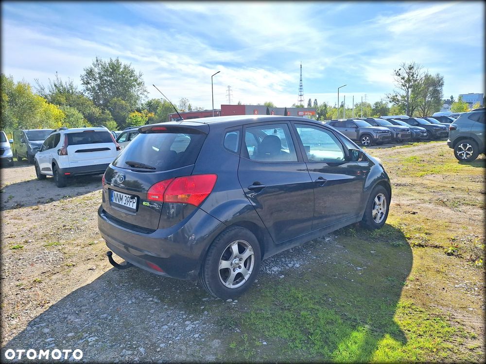 Kia Venga 1.6 L - 5