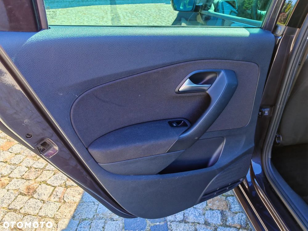 Volkswagen Polo 1.4 TDI Blue Motion Technology Lounge - 19