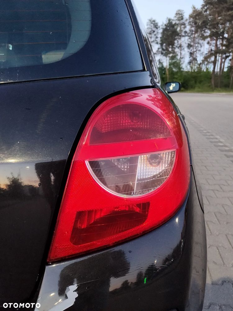 Renault Clio - 10