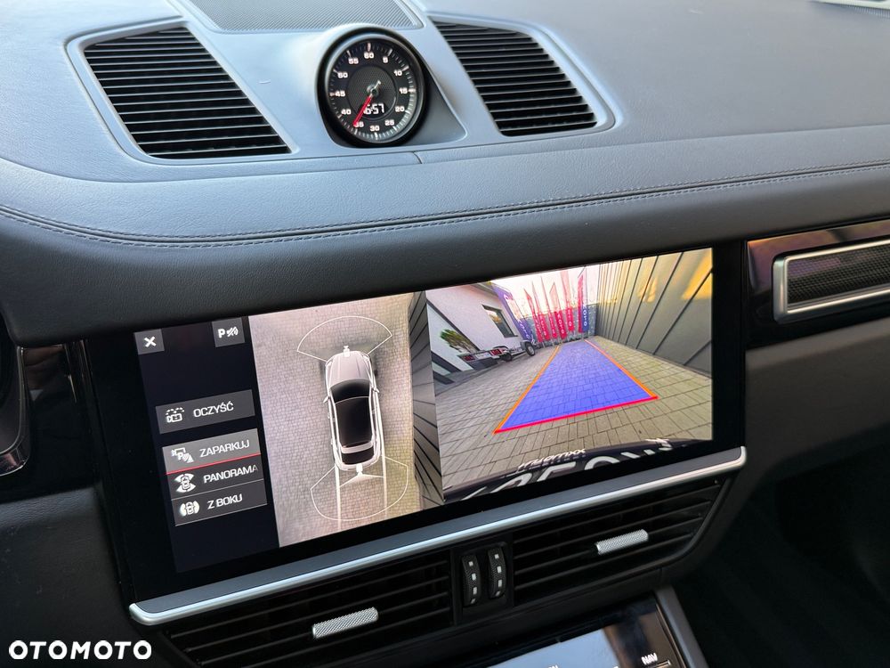 Porsche Cayenne - 18