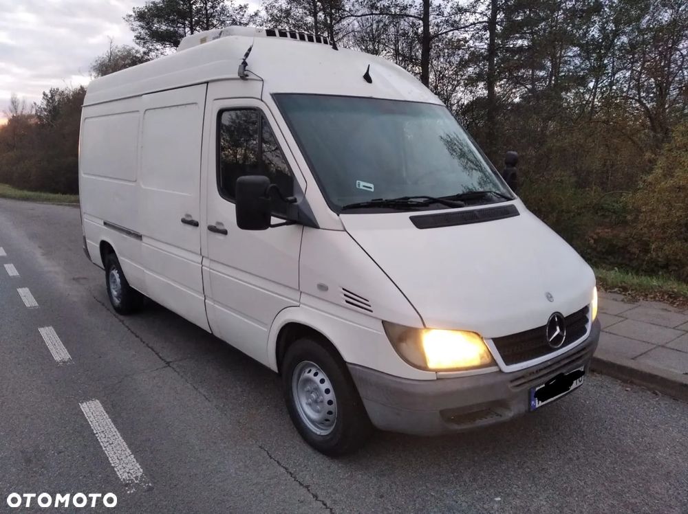 Mercedes-Benz Sprinter - 1