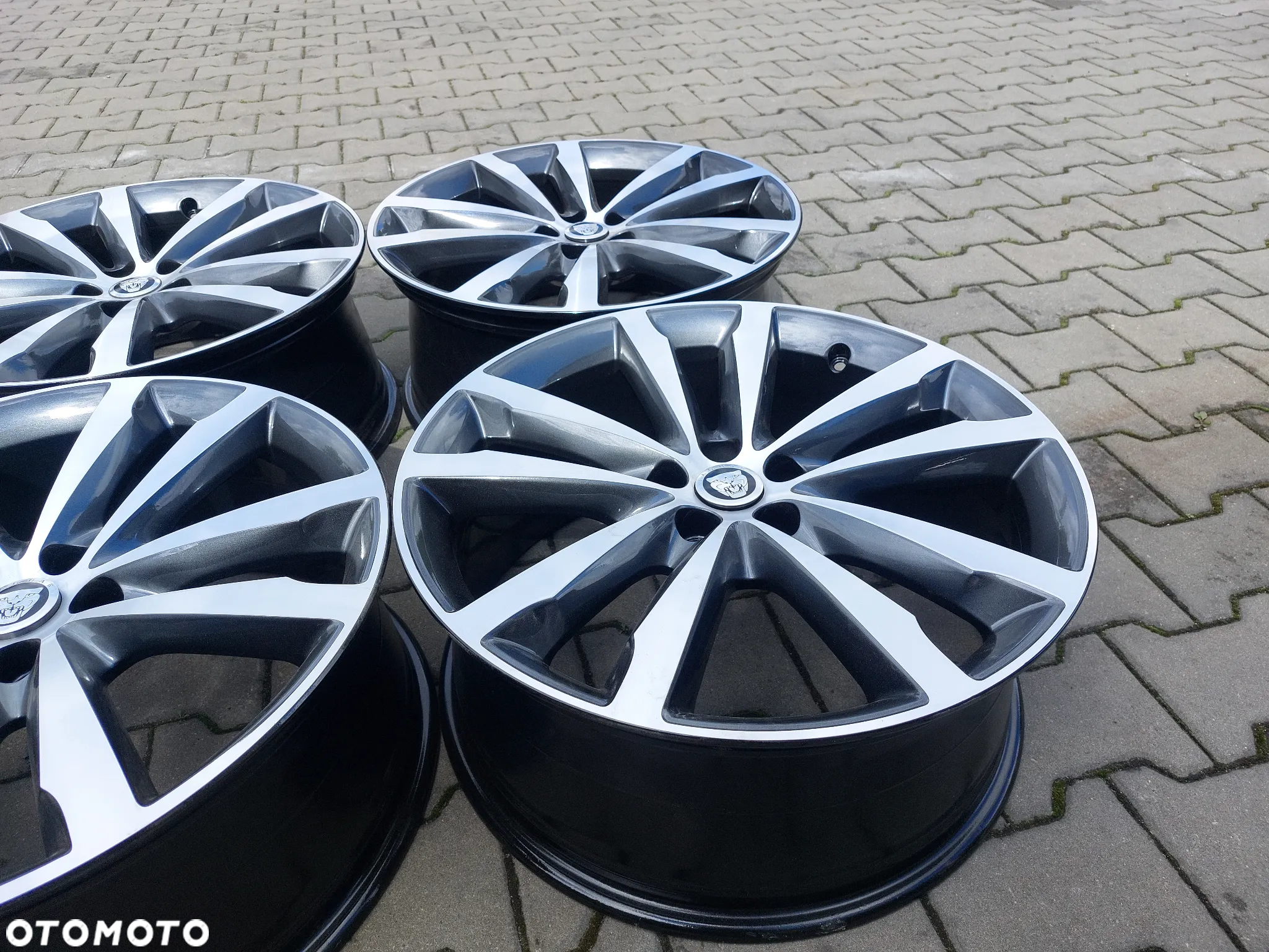 JAGUAR XF FELGI ALUMINIOWE R20 8.5J ET49 5X108 ORYGINAŁ ODŚWIEŻONE! - 8