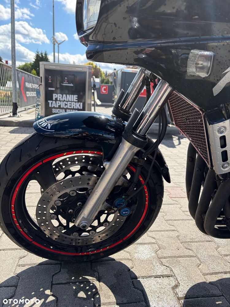 Yamaha FZS - 8