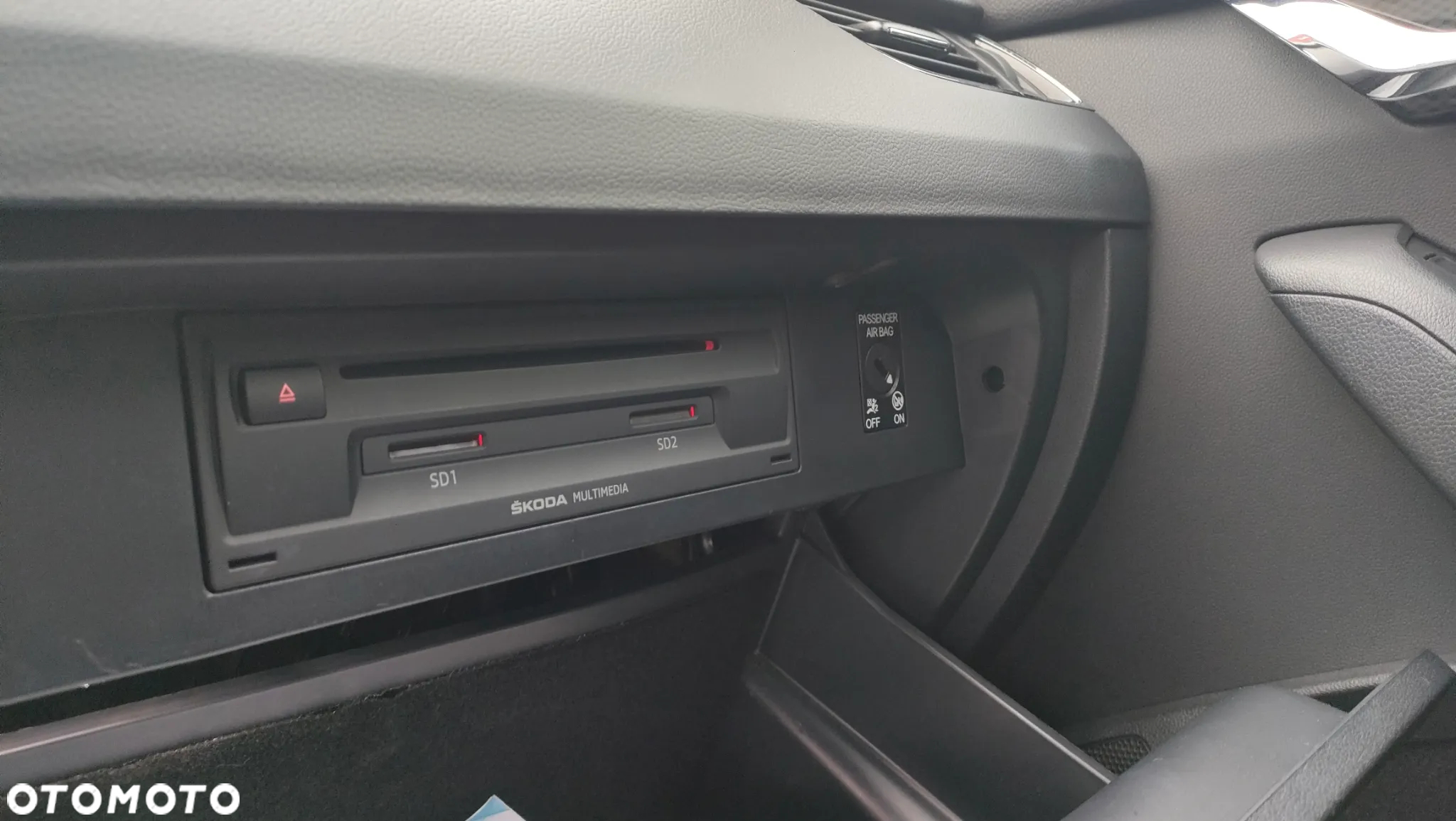 Skoda Octavia Combi 2.0 TDI RS - 19