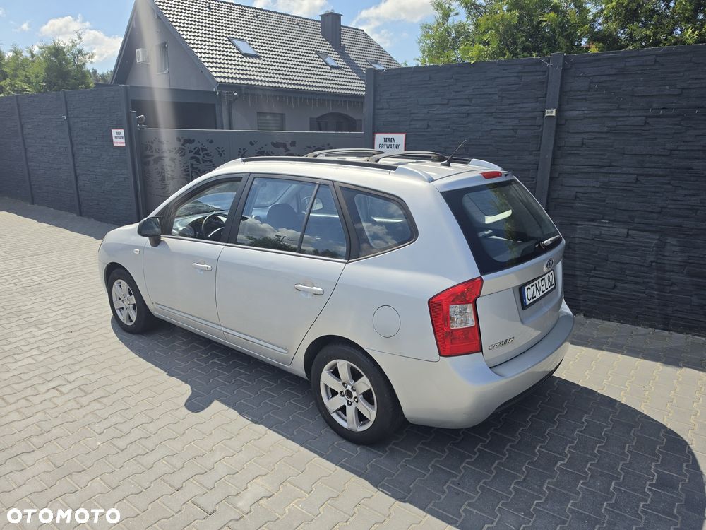 Kia Carens - 5