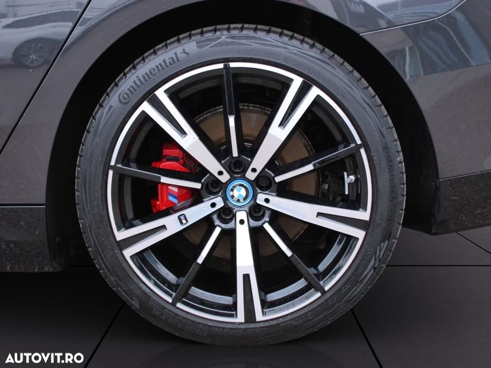 BMW i5 2024 — imagine 7