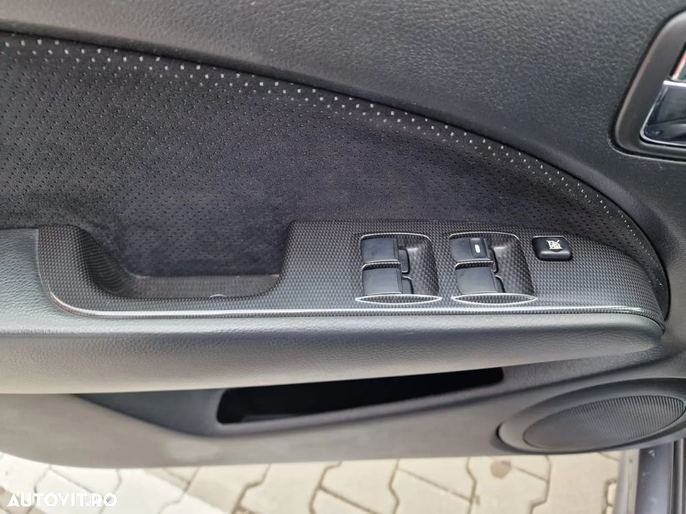 Mitsubishi Outlander 2.0 Turbo 4WD - 8