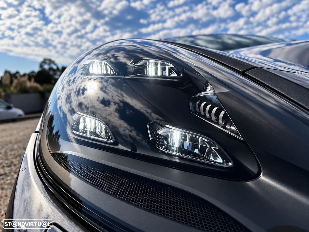 Porsche Panamera 4 E-Hybrid Platinum Edition - 9