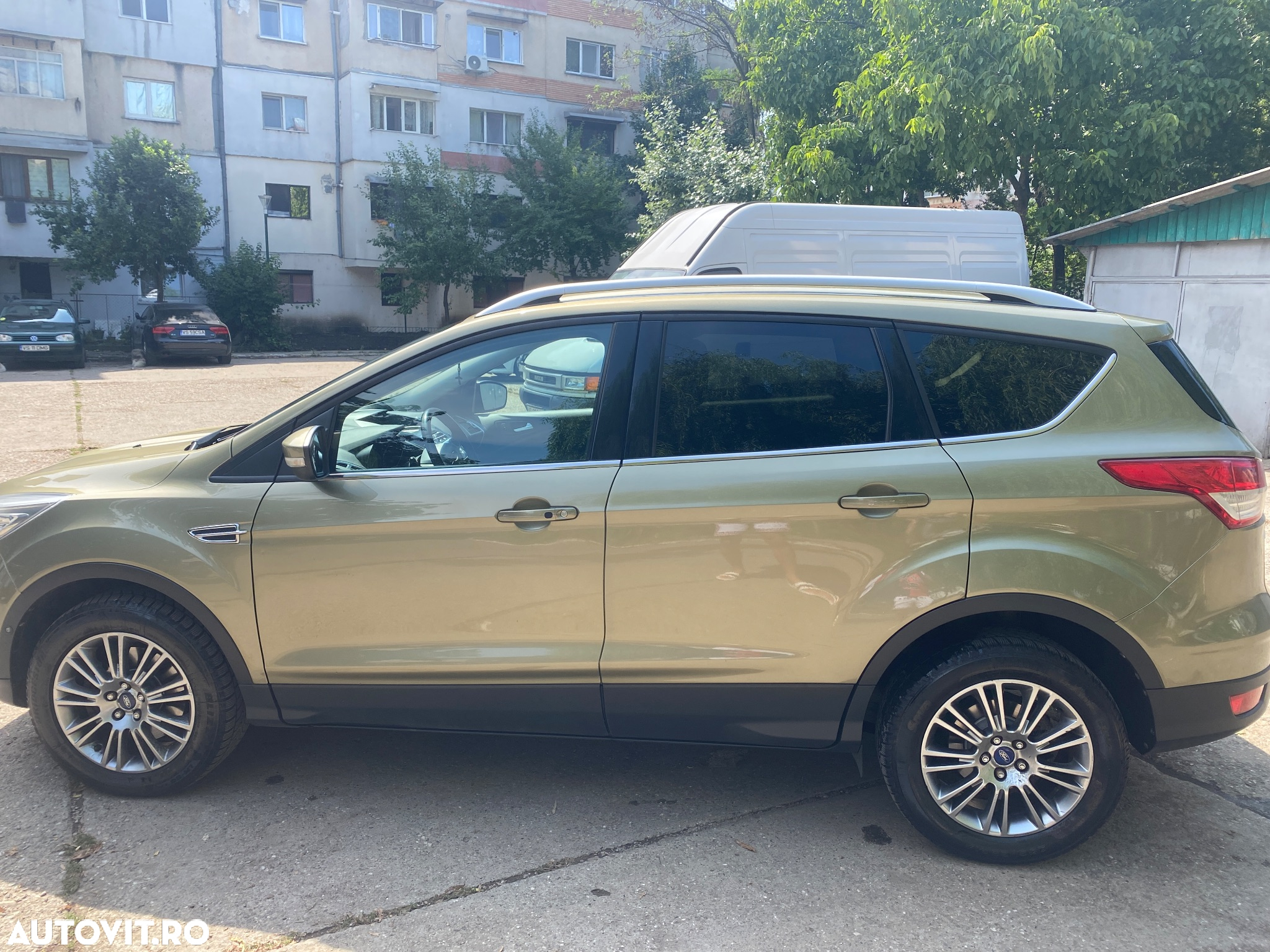 Ford Kuga - 4