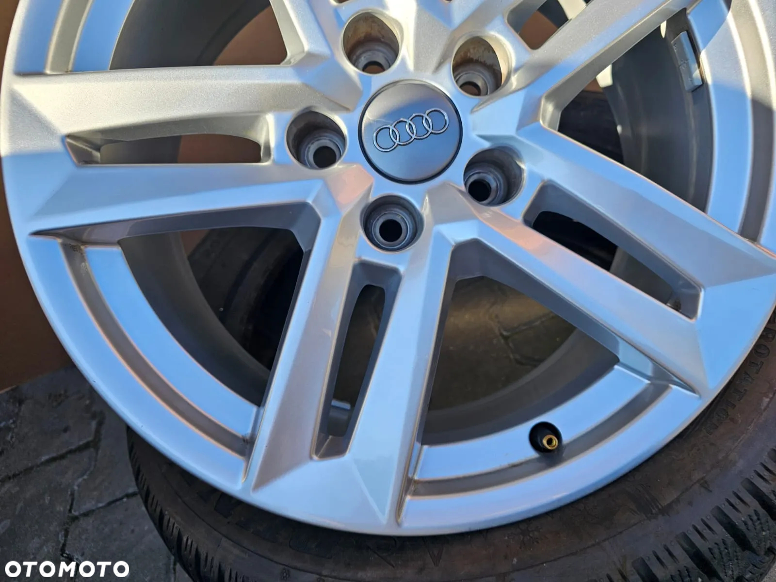 (F122) Audi OE A4 S4 B9 / 8W0601025P / 7Jx17 ET42 5x112 - 4