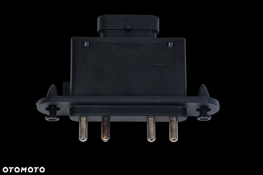 5801814337 Iveco Daily 2014 2019 stycznik drzwi tylnych przesuwnych - 1