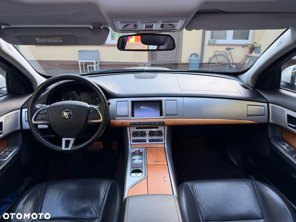 Jaguar XF 3.0 T AWD Premium Luxury - 13