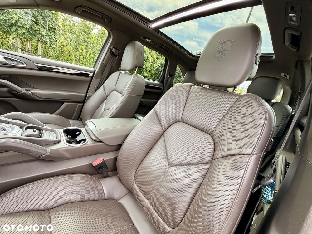 Porsche Cayenne Standard - 25