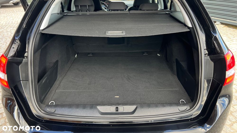 Peugeot 308 BlueHDi 130 EAT8 Stop & Start Allure Business-Paket - 18