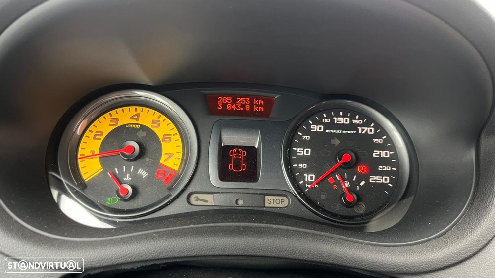 Renault Clio 2.0 16V 200 RS Cup - 10