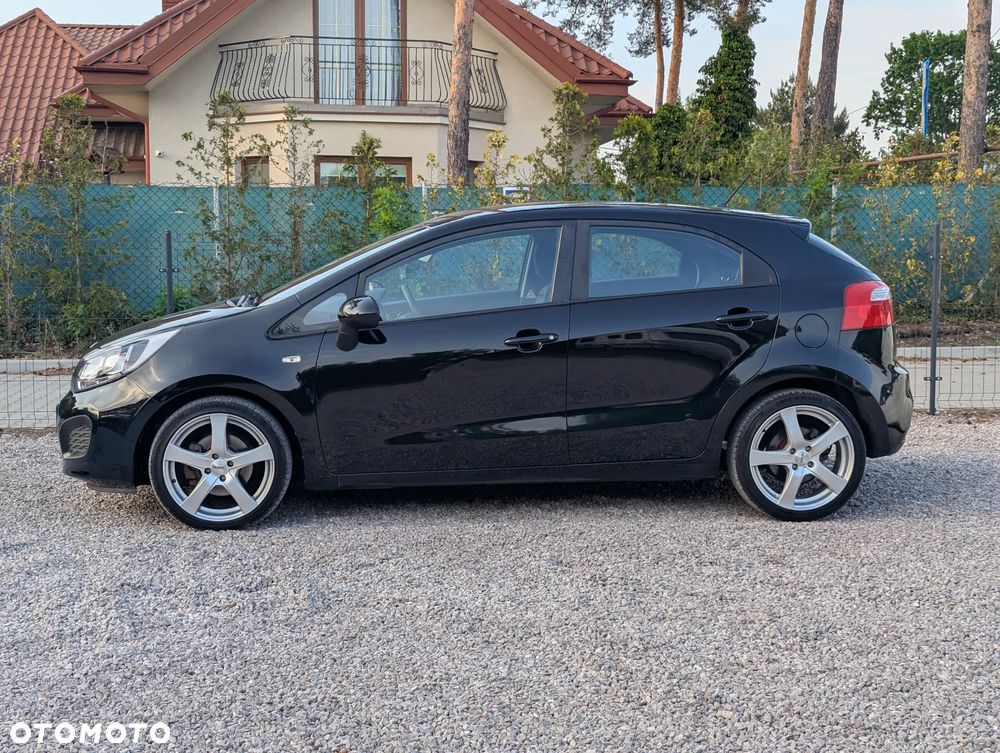 Kia Rio - 4